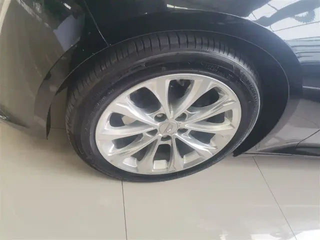 Cadillac CT5 — Фото автомобиля 24