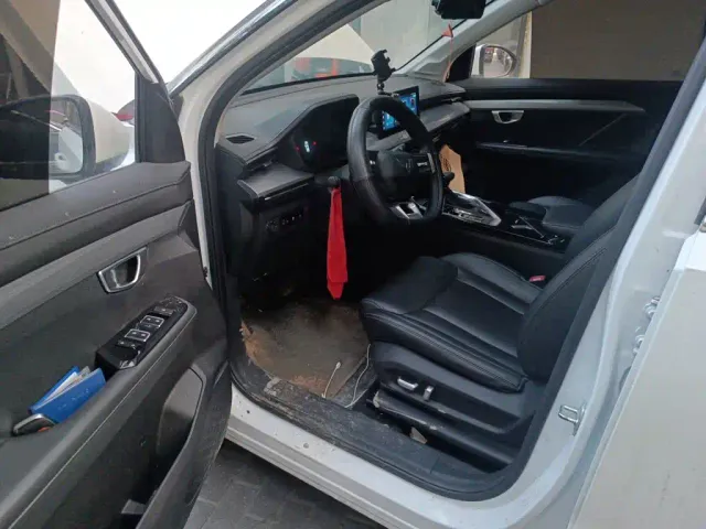 Wuling Asta — Фото автомобиля 12
