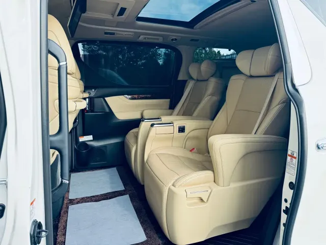 Toyota Alphard — Фото автомобиля 9