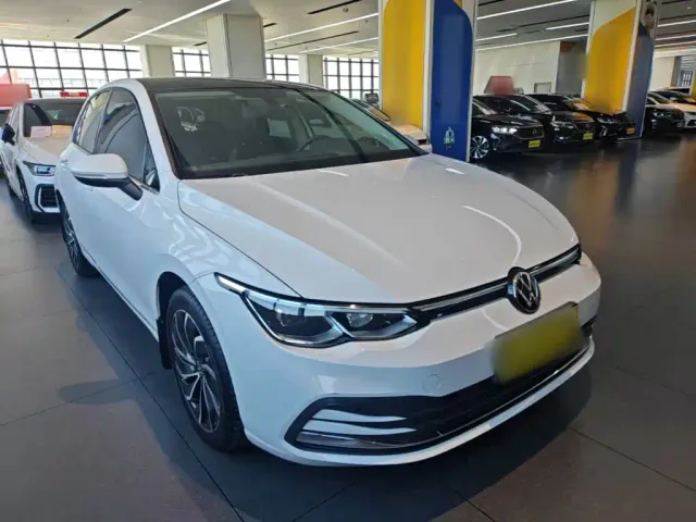 Volkswagen Golf — Фото автомобиля 3