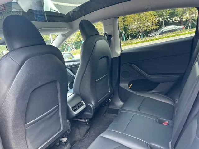 Tesla Model Y — Фото автомобиля 7