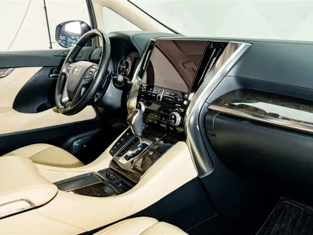 Toyota Alphard — Фото автомобиля 21