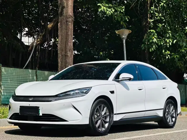 Фотография автомобиля — BYD Qin L