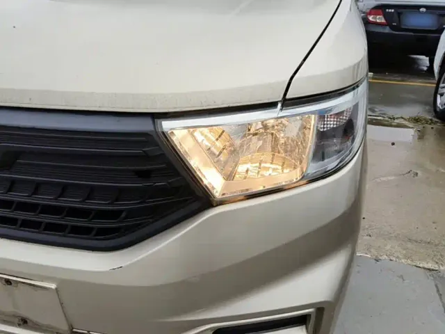 Wuling Hongguang V — Фото автомобиля 23