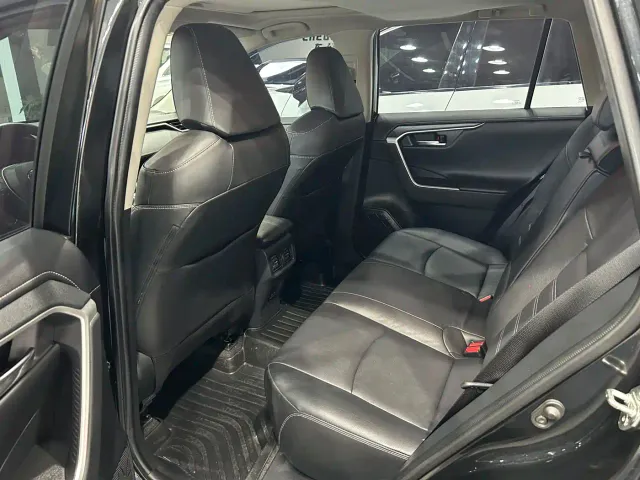 Toyota RAV4 — Фото автомобиля 14
