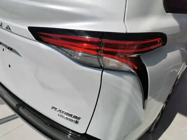 Toyota Sienna — Фото автомобиля 7