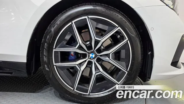 BMW 5 Series G60 — Фото автомобиля 6
