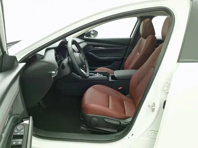 Mazda Axela — Фото автомобиля 10