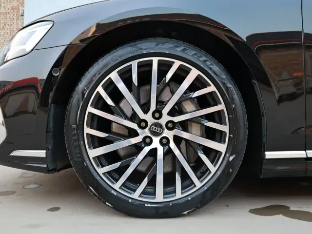 Audi A8 — Фото автомобиля 5
