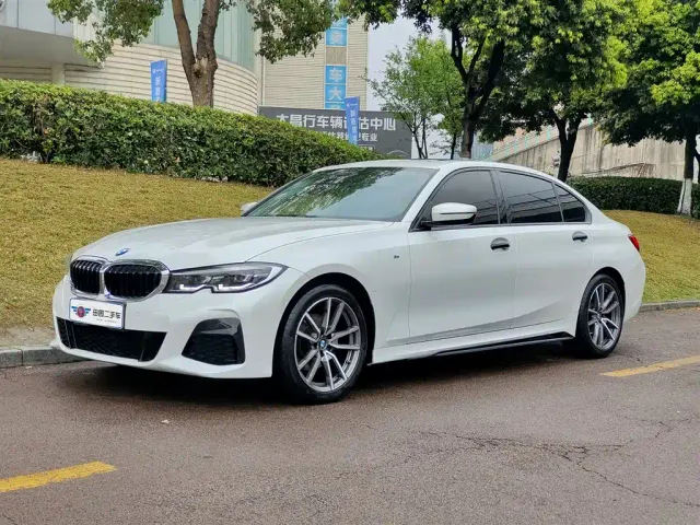 Фотография автомобиля — BMW 3 Series