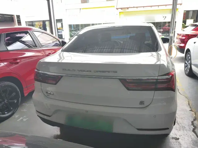 BYD Qin — Фото автомобиля 5