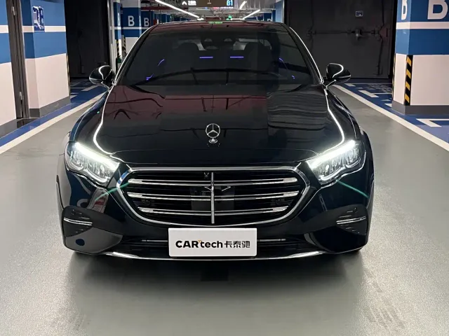 Mercedes-Benz E-Class — Фото автомобиля 2