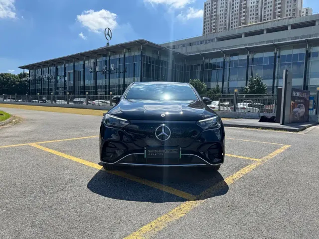 Mercedes-Benz EQE SUV — Фото автомобиля 2