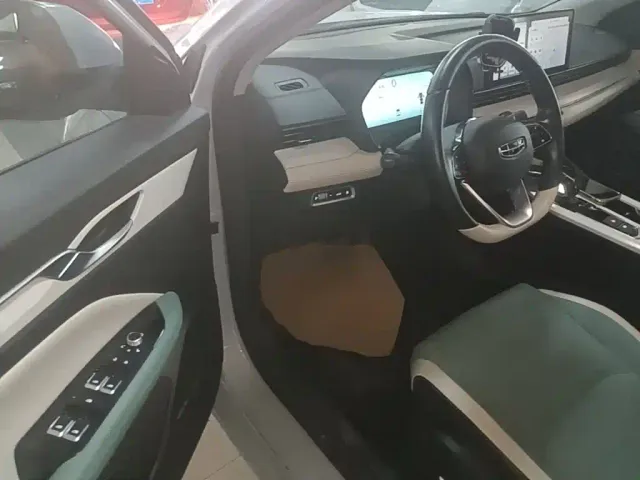 Geely Emgrand L — Фото автомобиля 15