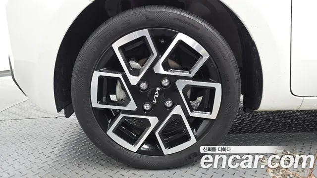 Kia RAY Новый Kia Ray Signature — Фото автомобиля 5