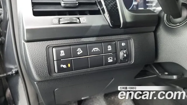 KG_Mobility_Ssangyong Rexton — Фото автомобиля 17
