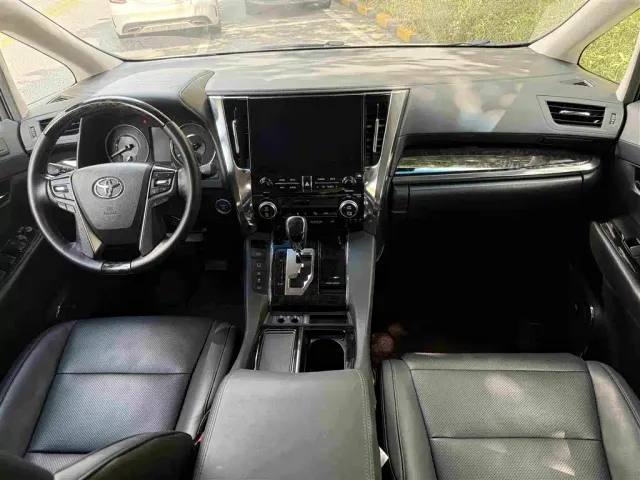 Toyota Vellfire — Фото автомобиля 16