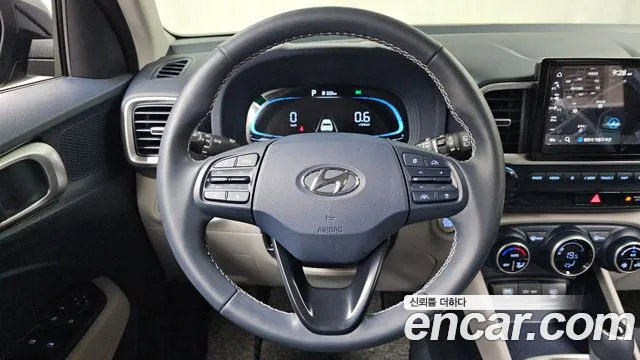 Hyundai Venue — Фото автомобиля 16