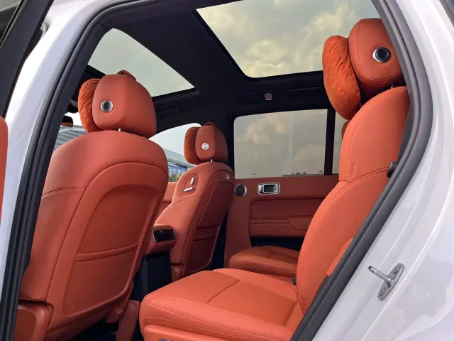 Li Auto L8 — Фото автомобиля 7