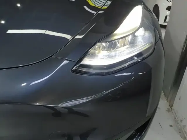 Tesla Model Y — Фото автомобиля 23
