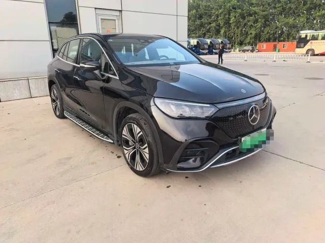 Mercedes-Benz EQE SUV — Фото автомобиля 3