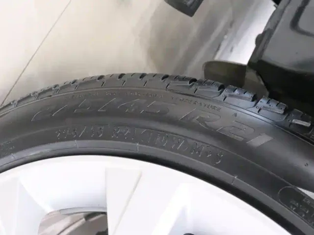 Land Rover Discovery — Фото автомобиля 23