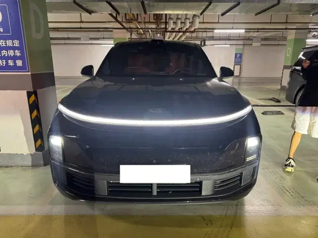 Li Auto L8 — Фото автомобиля 4