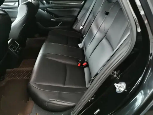 Honda Accord — Фото автомобиля 12