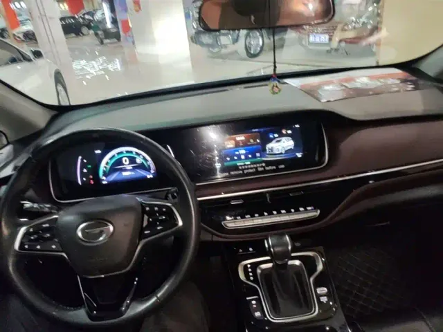 GAC Trumpchi M6 — Фото автомобиля 9