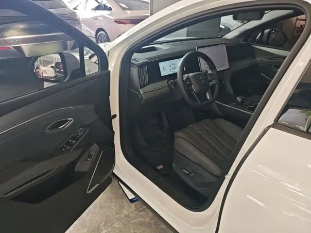 BYD Song L DM-i — Фото автомобиля 15