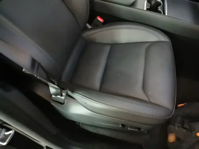 Tesla Model Y — Фото автомобиля 24
