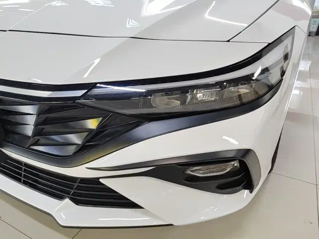 Hyundai Elantra 2023 1.5L CVT GLX Elite Edition — Фото автомобиля 23