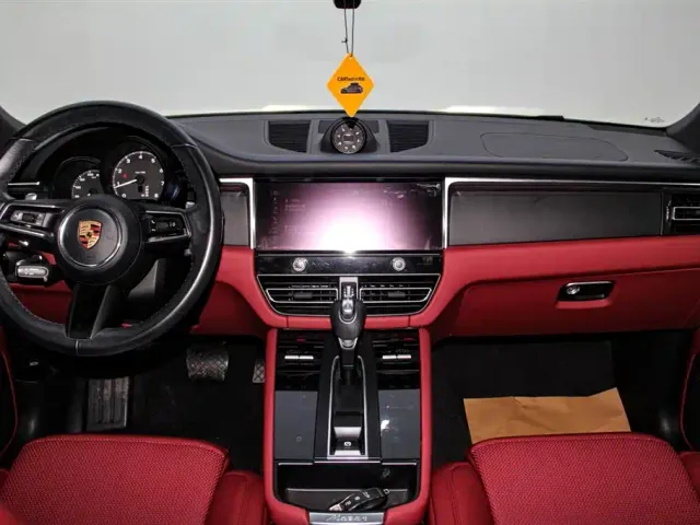 Porsche Macan — Фото автомобиля 14
