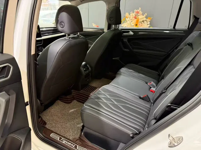Volkswagen Tiguan L — Фото автомобиля 9