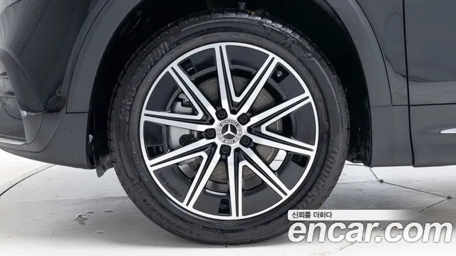 Mercedes-Benz EQB — Фото автомобиля 5