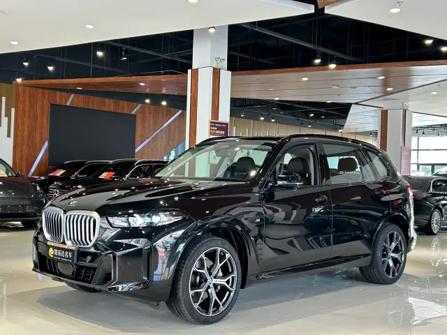 Фотография автомобиля — BMW X5