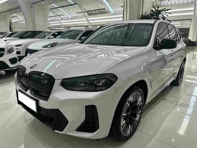 Фотография автомобиля — BMW iX3