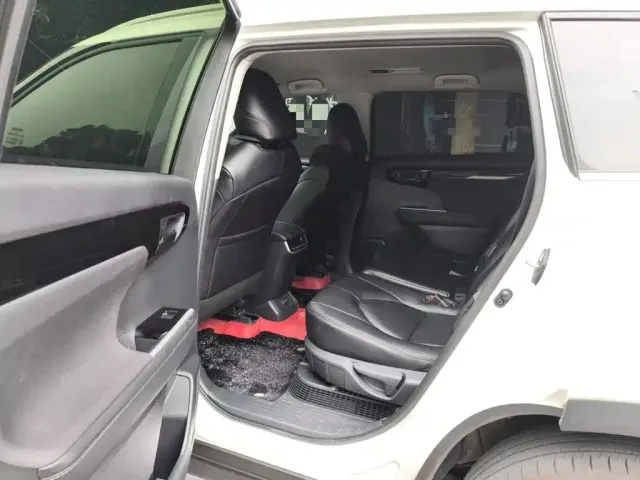 Toyota Highlander — Фото автомобиля 14