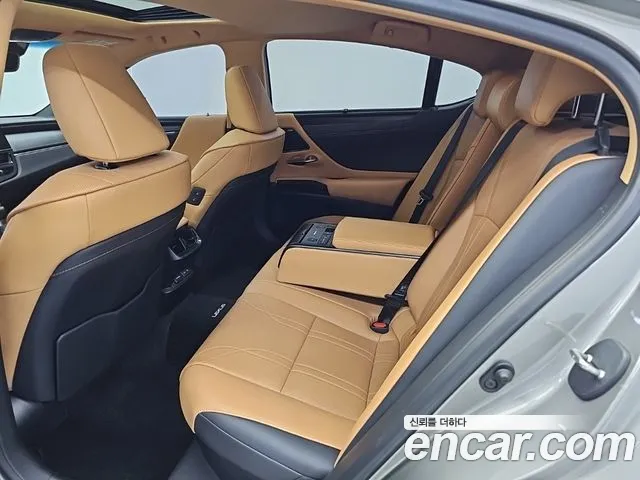 Lexus ES — Фото автомобиля 15