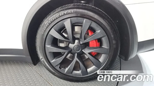 Tesla Model X — Фото автомобиля 21