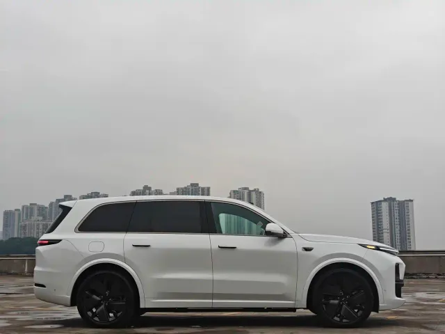 Li Auto L9 — Фото автомобиля 4