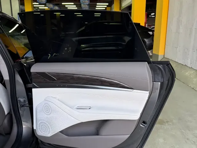 IM Motors L7 — Фото автомобиля 9