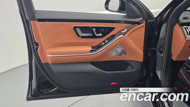 Mercedes-Benz S-Class — Фото автомобиля 22