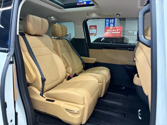 GAC Trumpchi E8 — Фото автомобиля 14