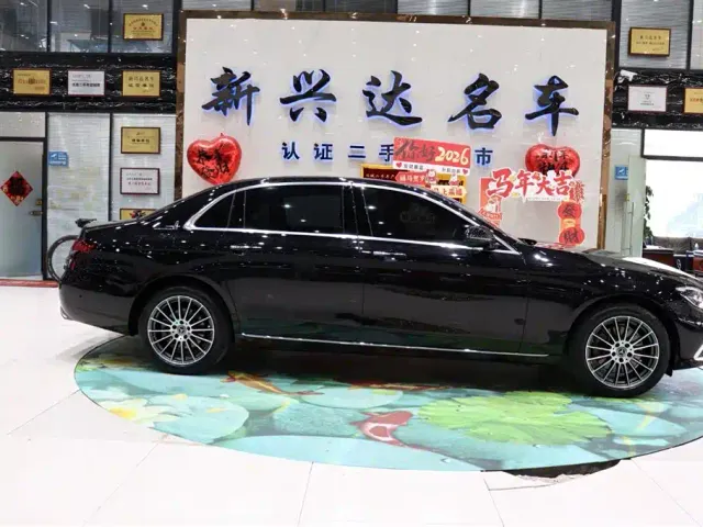 Mercedes-Benz E-Class — Фото автомобиля 4