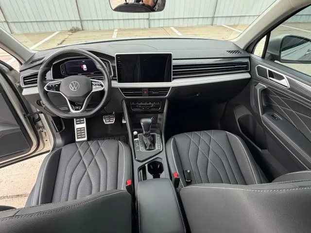Volkswagen Tiguan L 2022 330TSI Auto 2WD R-Line Premium Edition — Фото автомобиля 11
