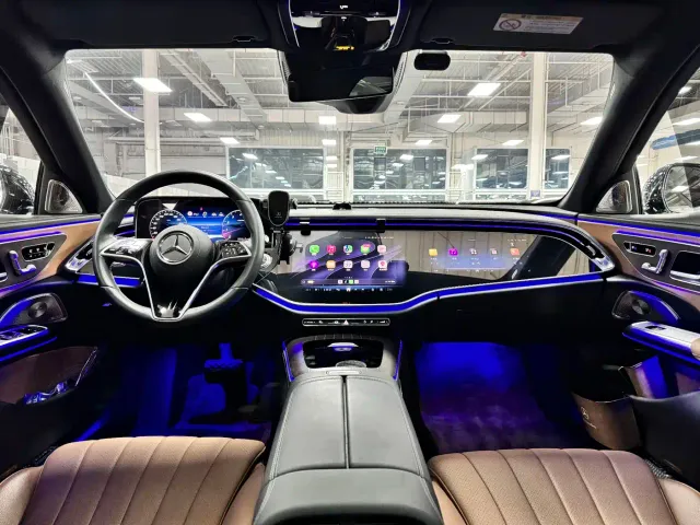 Mercedes-Benz E-Class — Фото автомобиля 21