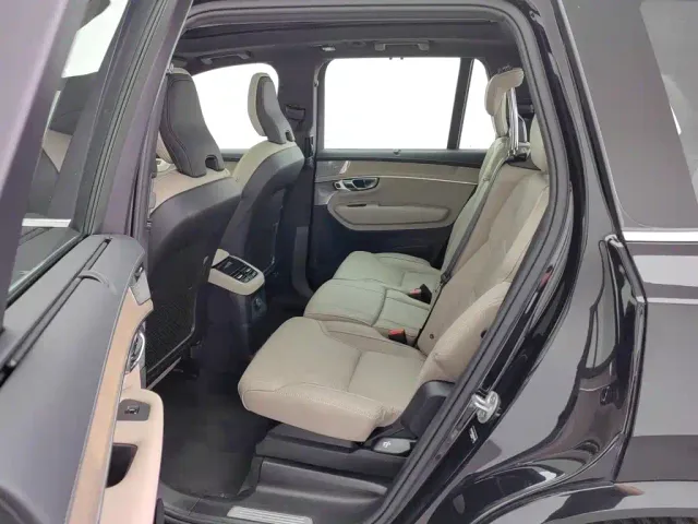 Volvo XC90 — Фото автомобиля 15