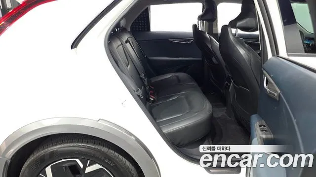 Kia Niro — Фото автомобиля 17