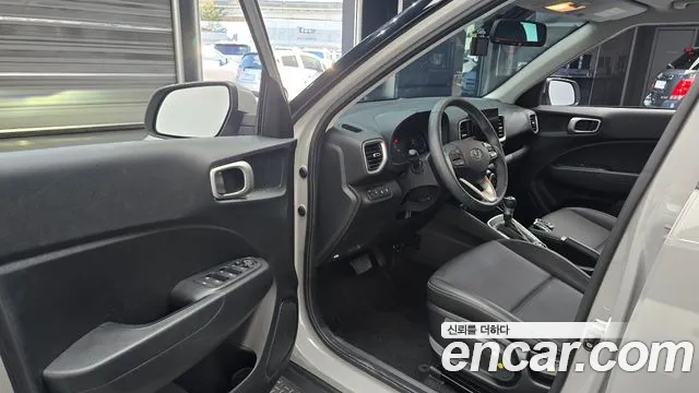 Hyundai Venue — Фото автомобиля 14